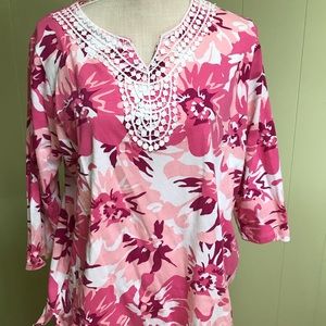 Salon Studio size Medium like new.